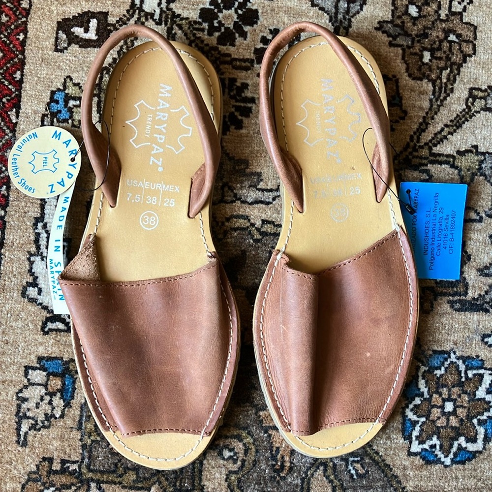 Tan Leather Slingback Flats — Classic Avarca Style